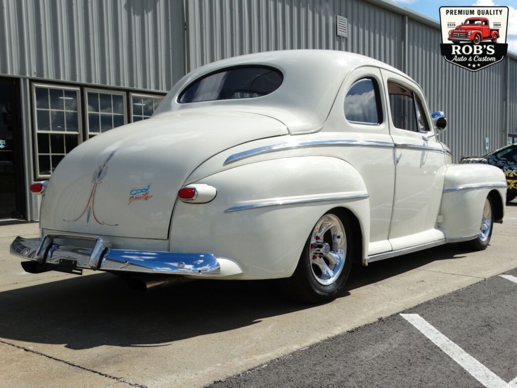 1948 Ford Deluxe
